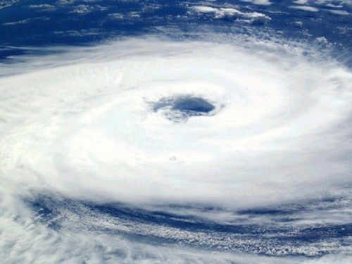 Tajfun Hato približava se Kini, evakuirano 4.000 osoba