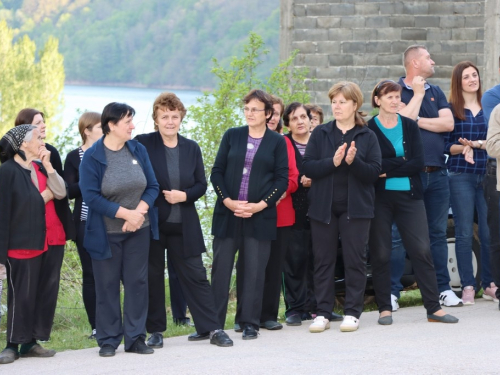 FOTO: Na Ustirami svečano otkriven spomenik poginulim i nestalim braniteljima