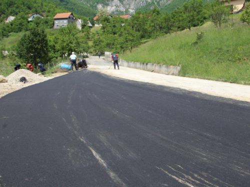 FOTO: Završena rekonstrukcija puta kroz Mlušu