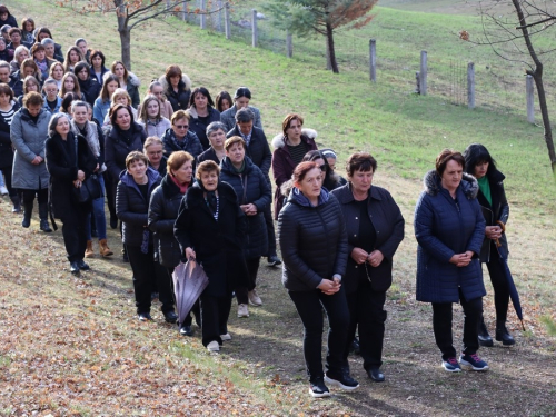 FOTO: Put križa kroz fratarski gaj na Šćitu