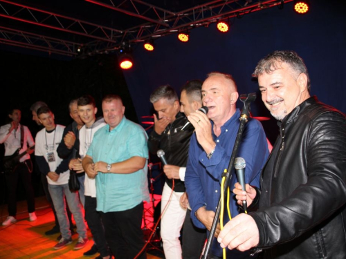 FOTO: U etno selu Remić održan veliki koncert Mate Bulića i prijatelja