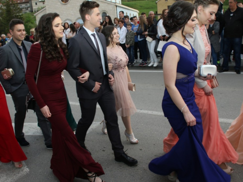 FOTO/VIDEO: Matura 2017. - Defile mladosti na ulicama Prozora