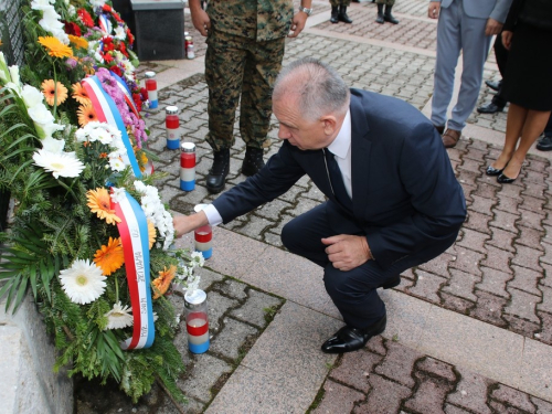 FOTO/VIDEO: Na Uzdolu obilježena 23. obljetnica stravičnog pokolja nad Hrvatima