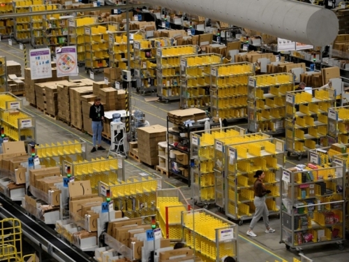 Radnici Amazona traže bolje uvjete: 'Nismo roboti!