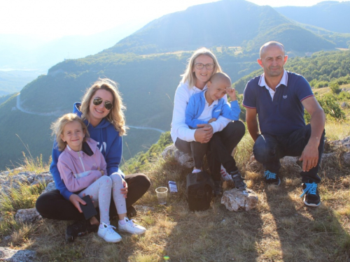 FOTO| Gmićani podigli križ na Makljenu