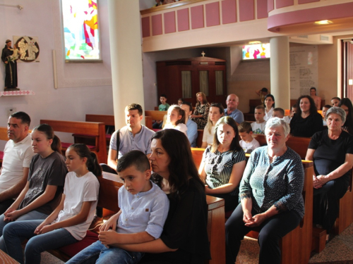 FOTO: U Prozoru održan 18. festival duhovne glazbe ''Djeca pjevaju Isusu''