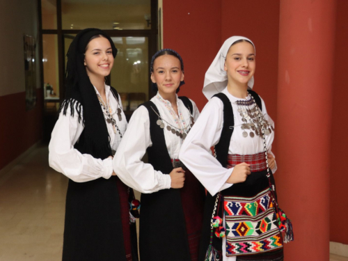 FOTO: Večer folklora u Prozoru: HKUD-ovi ''Rama'' i ''fra Petar Bakula'' oduševili publiku
