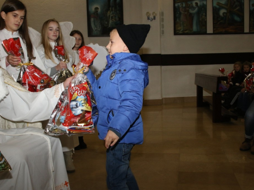 ​FOTO: Sv. Nikola s radošću dočekan u župi Rumboci