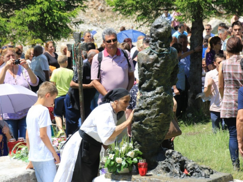 FOTO/VIDEO: Proslava Dive Grabovčeve na Kedžari