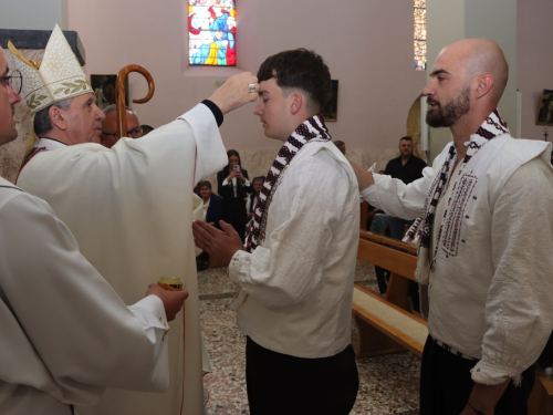 FOTO: Krizma u župi Rama-Šćit