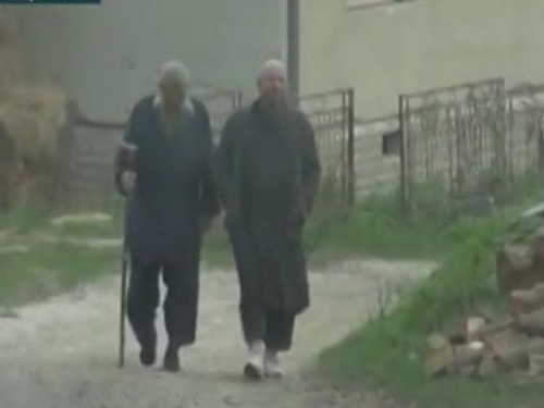 Ruska televizija u vehabijskom selu Maoča: Život po šerijatu, uz zastave Al Kaide