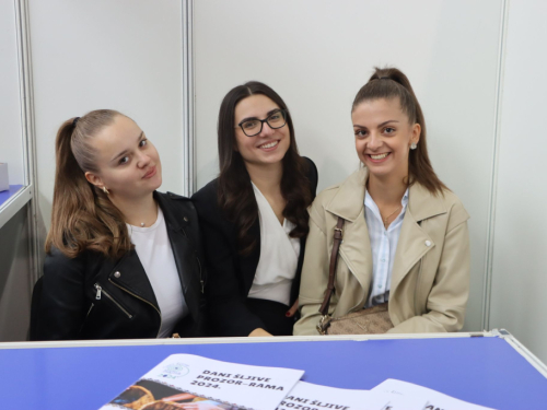 FOTO: Otvoren 17. sajam ''Dani šljive Prozor - Rama 2024.''