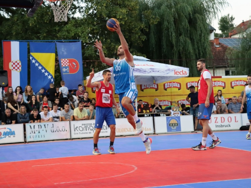 FOTO: Ekipa ''Ba.Riba'' pobjednik 20. Streetball Rama 2022.