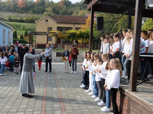 FOTO: Dani kruha u OŠ Marka Marulića Prozor