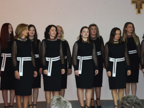 FOTO: Na Šćitu održana 5. kulturno-vjerska baština Hrvata BiH pod geslom ''Vratimo nadu zavičaju''