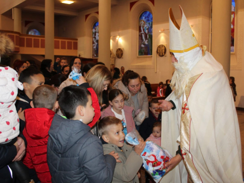 FOTO: Sv. Nikola posjetio župu Prozor