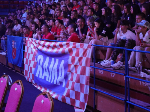 FOTO: Tomislav Sičaja pobjedio u drugom profesionalnom nastupu u MMA