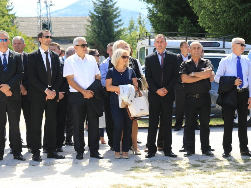 FOTO/VIDEO: Na Uzdolu obilježena 22. obljetnica stravičnog pokolja nad Hrvatima