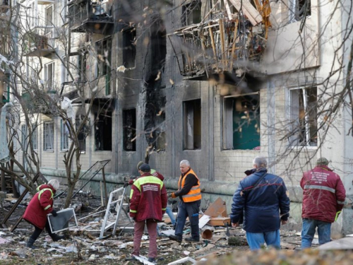 Ruski napad raznio zgradu u Ukrajini: 10 mrtvih, deseci ranjenih