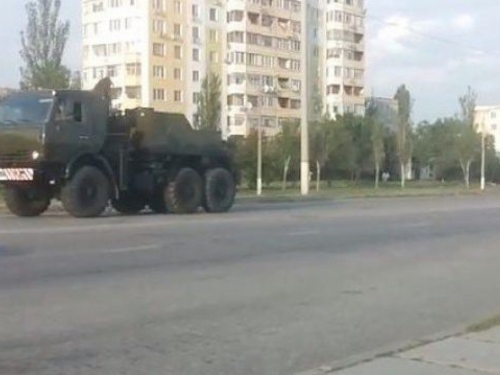 Putin gomila tenkove na granici, stigli i kamioni s naoružanjem