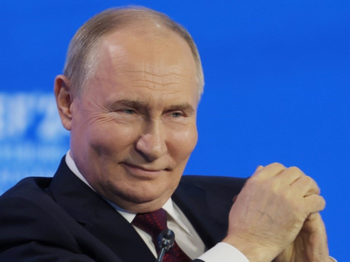 Putin će danas održati presicu za zapadne medij