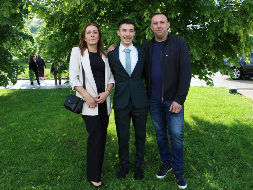 FOTO: Matura 2025. - Defile mladosti na ulicama Prozora
