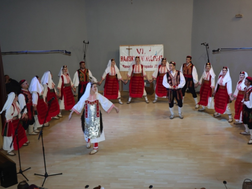 FOTO/VIDEO: Večer folklora u Prozoru