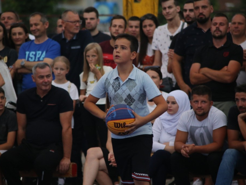 FOTO: Ekipa ''Makarska 3x3'' pobjednik 19. Streetball Rama 2021.