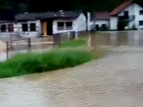 Poplave i dalje prijete BiH, u Banjoj Luci proglašeno izvanredno stanje