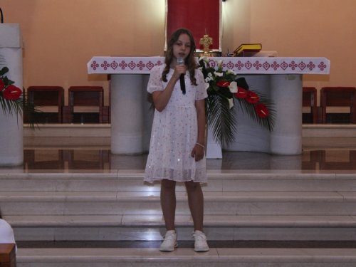 FOTO: U Prozoru održan dječji festival 'Djeca pjevaju Isusu'