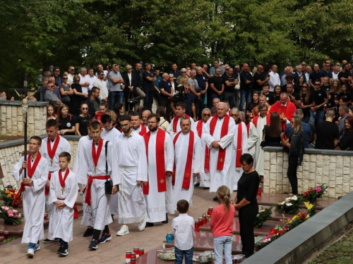 FOTO: Obilježena 29. obljetnica stradanja Hrvata na Uzdolu