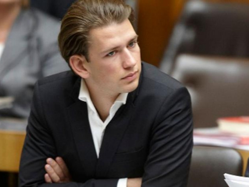 Kurz: U Sarajevu ženama plaćaju da se pokriju!