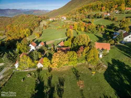 FOTO/VIDEO: Orašac u bojama jeseni