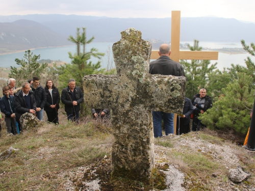 FOTO: Ramski put križa na brdo Gračac