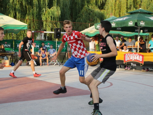 FOTO: Ekipa ''ALF Market'' osvojila Streetball za juniore