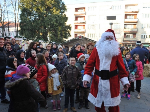Foto s bugojanskog božićnog sajma