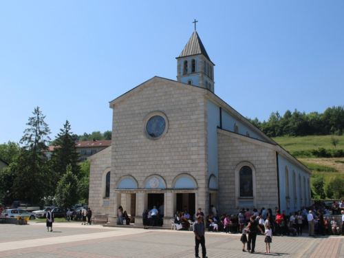 FOTO: Vanjska proslava patrona župe Prozor