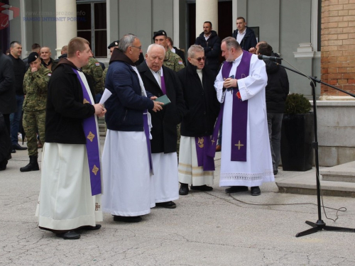 FOTO: Na Mirogoju sahranjen pukovnik Ante Pavlović