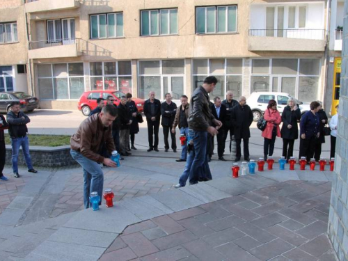 Povodom Svih svetih u Prozoru zapaljene svijeće za poginule i preminule branitelje