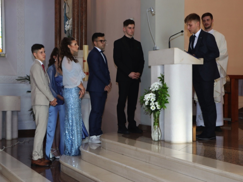 FOTO/VIDEO: Matura 2024. - Defile mladosti na ulicama Prozora