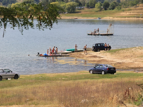 FOTO/VIDEO: Ramci spas od vrućina pronašli na Ramskom jezeru