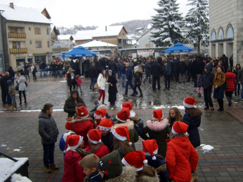 FOTO: Drugi ''Božićni sajam'' u Prozoru