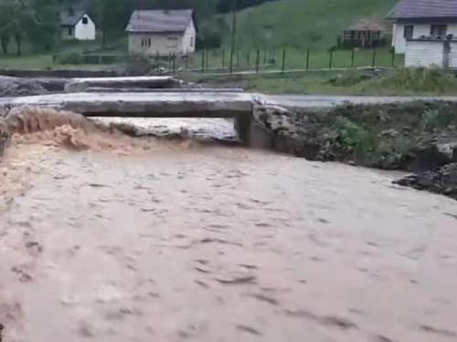 Dječak upao u nabujali potok kod Žepča