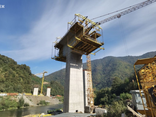 Širokobriješki Hering i azerbajdžanski Azvirt grade vijadukte preko rijeke Bosne kod Vranduka