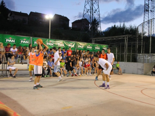 FOTO: U Prozoru održan Streetball turnir za djecu