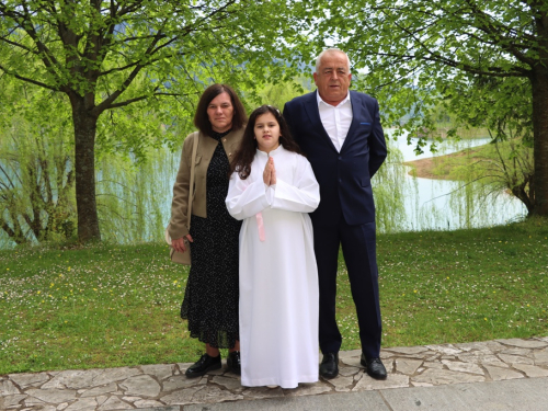 FOTO: Prva sveta Pričest u župi Rama-Šćit