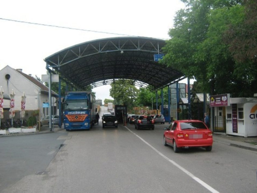 Produžen rad graničnih prijelaza u ljetnoj sezoni