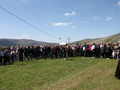FOTO: Druženje Rumbočana i sv. misa na Zahumu