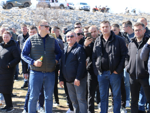 Mirno okupljanje na Zahumu: Ramci poručili – ''Ne damo svoje!''