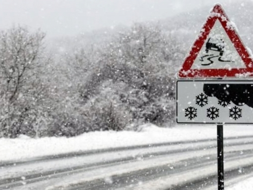 Zbog snijega zatvorene pojedine dionice cesta u BiH